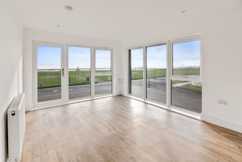 Property photo 1 of 8 Living Space