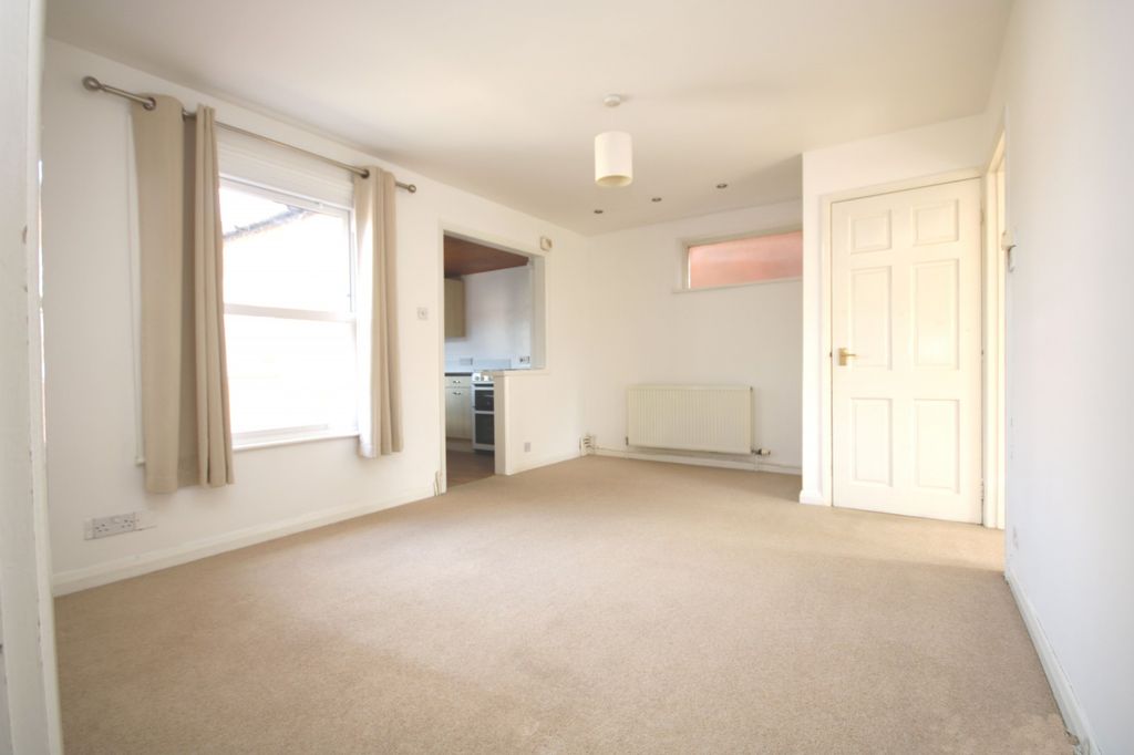 Property photo 2 of 11 Living Room