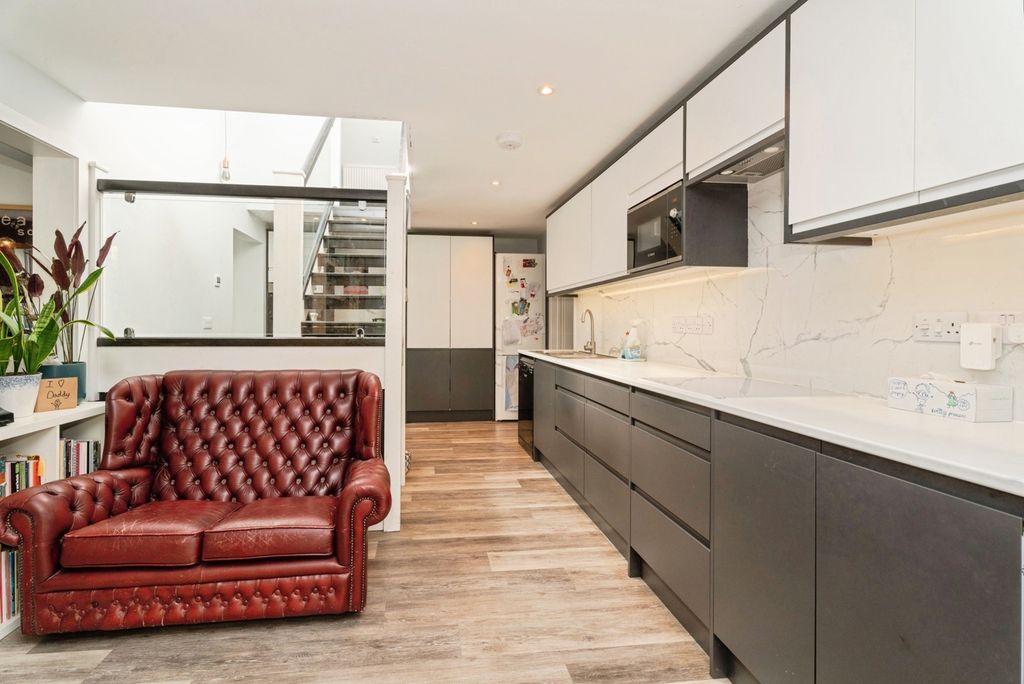 Property photo 2 of 29 Pbox-Img.Jpg
