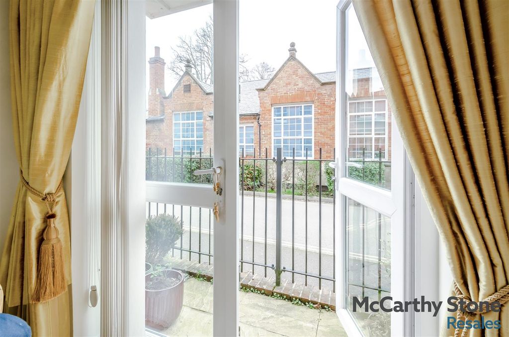 Property photo 2 of 22 8680904-Interior05.Jpg