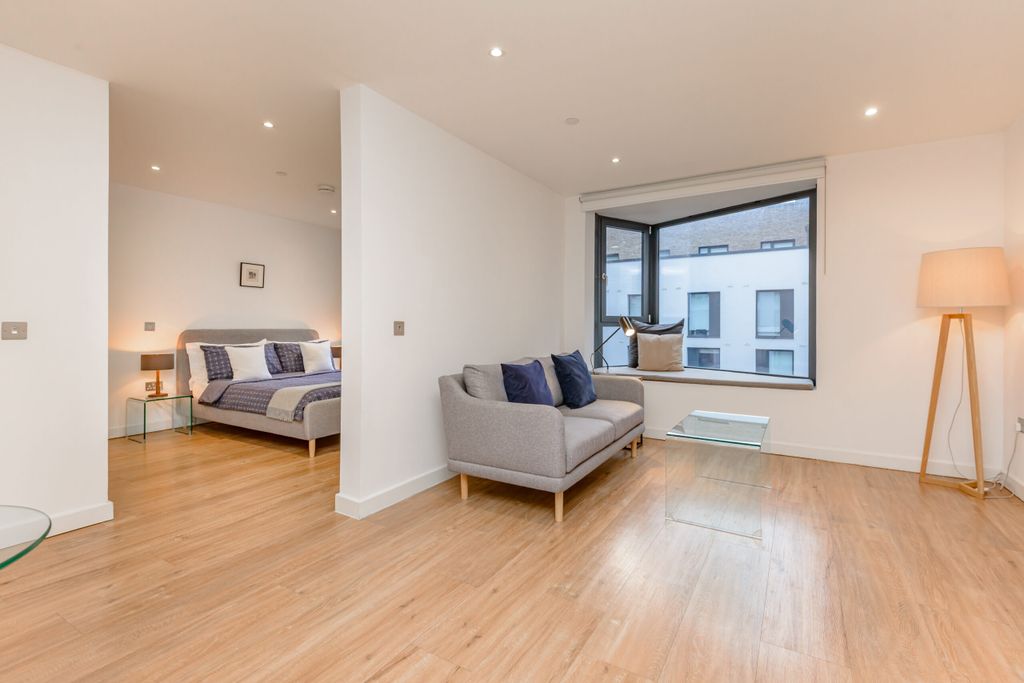 Property photo 2 of 9