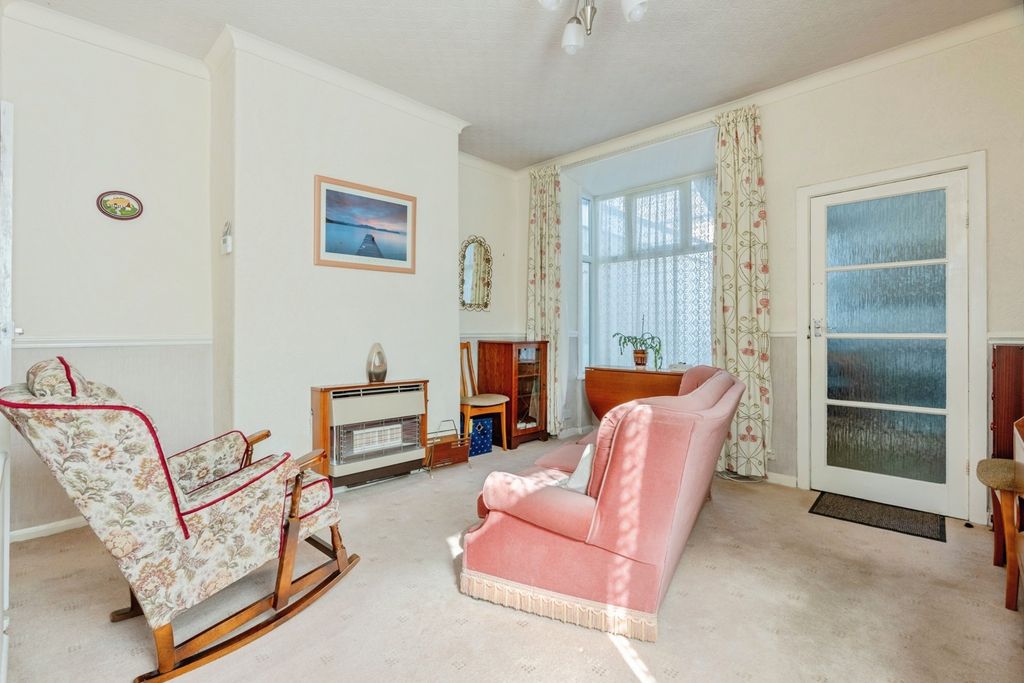 Property photo 3 of 13 Pbox-Img.Jpg