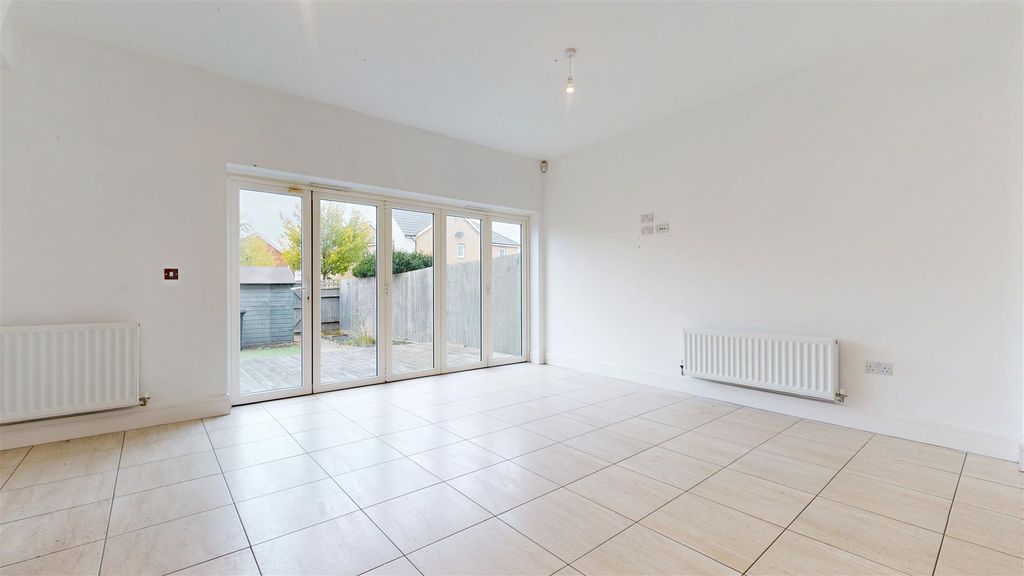 Property photo 2 of 17 10202025_180409.Jpg