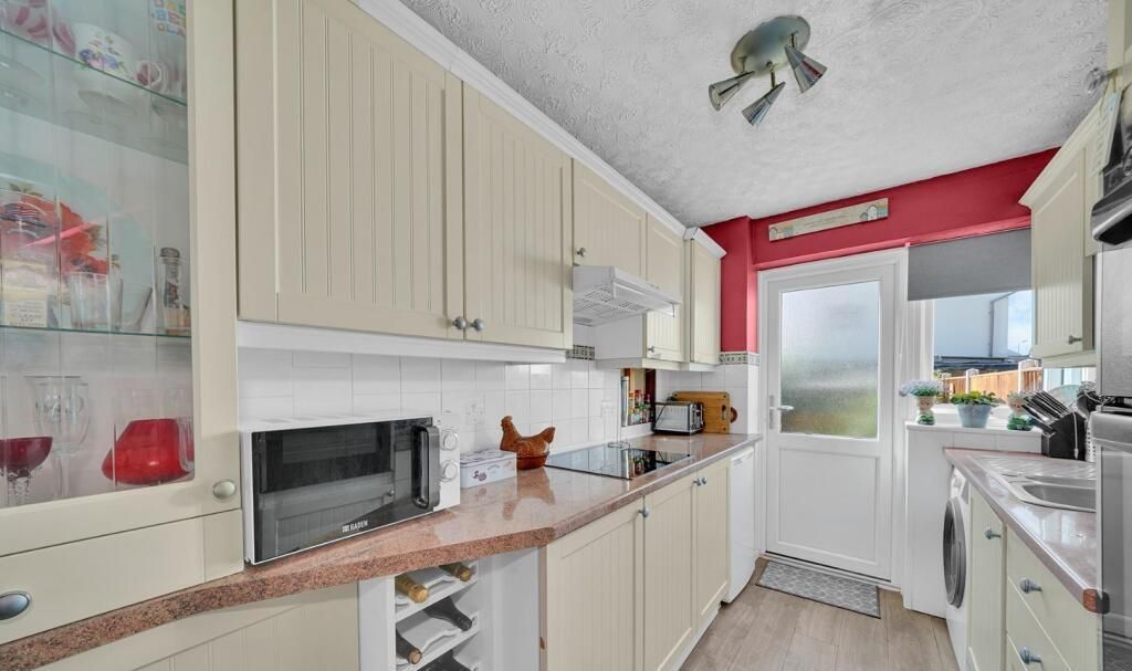 Property photo 3 of 15 266660_34189461_Img_02_0000.Jpeg