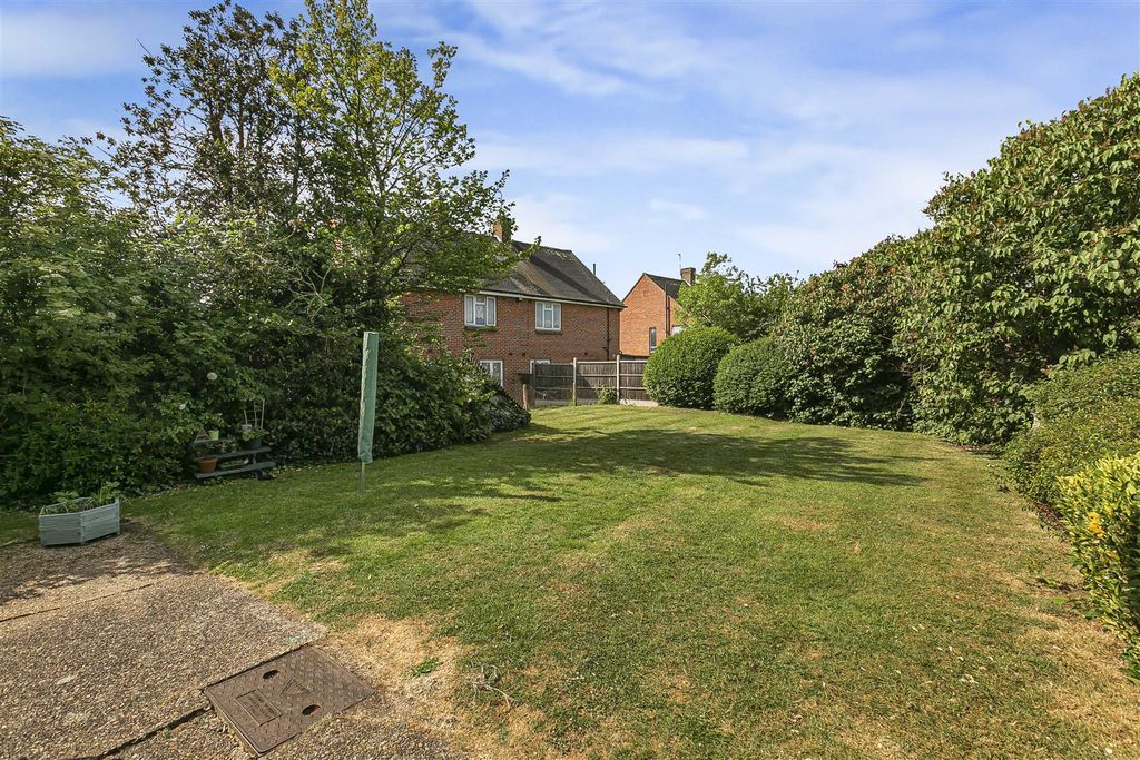 Property photo 3 of 12 6_53461.Jpg