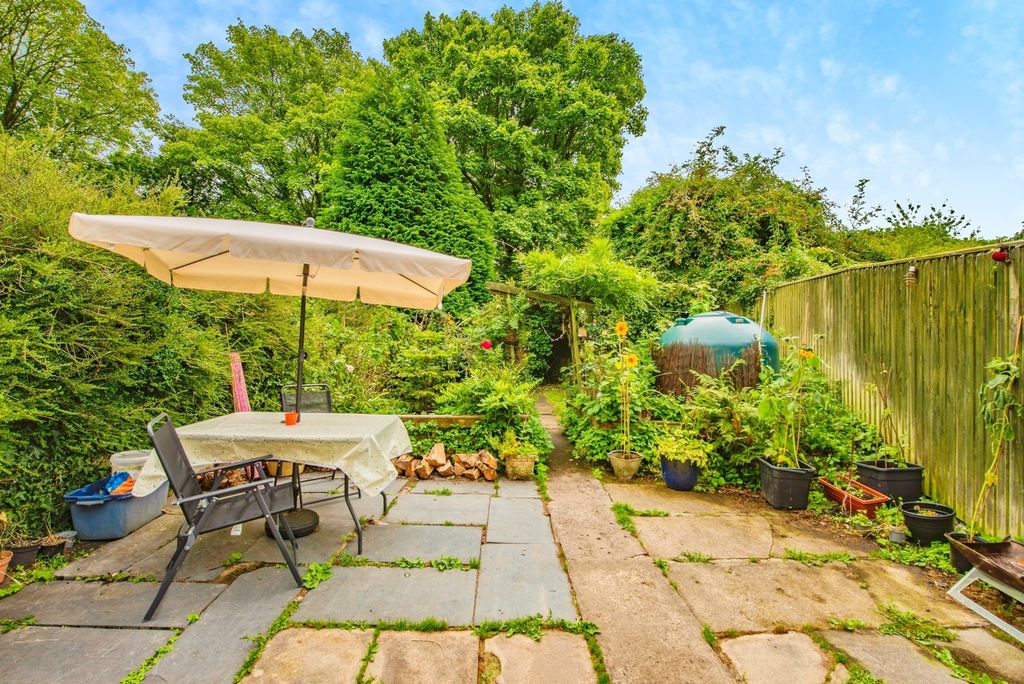 Property photo 2 of 17 Photo