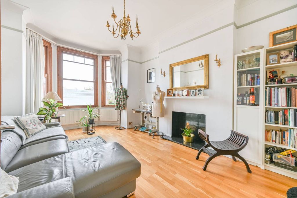 Property photo 2 of 9