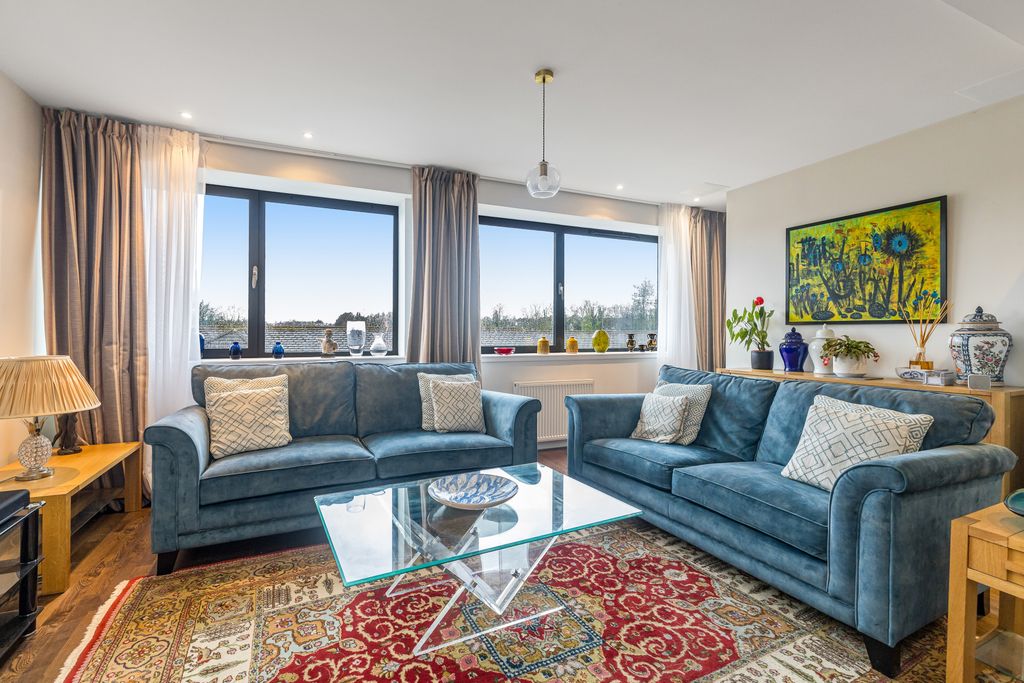 Property photo 2 of 14 Property Image 2