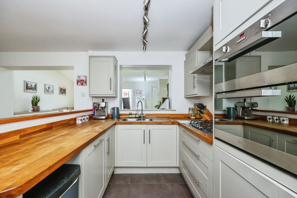 Property photo 3 of 20 Pbox-Img.Jpg