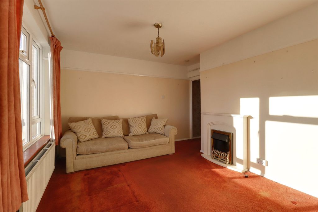 Property photo 2 of 19 Picture No. 24