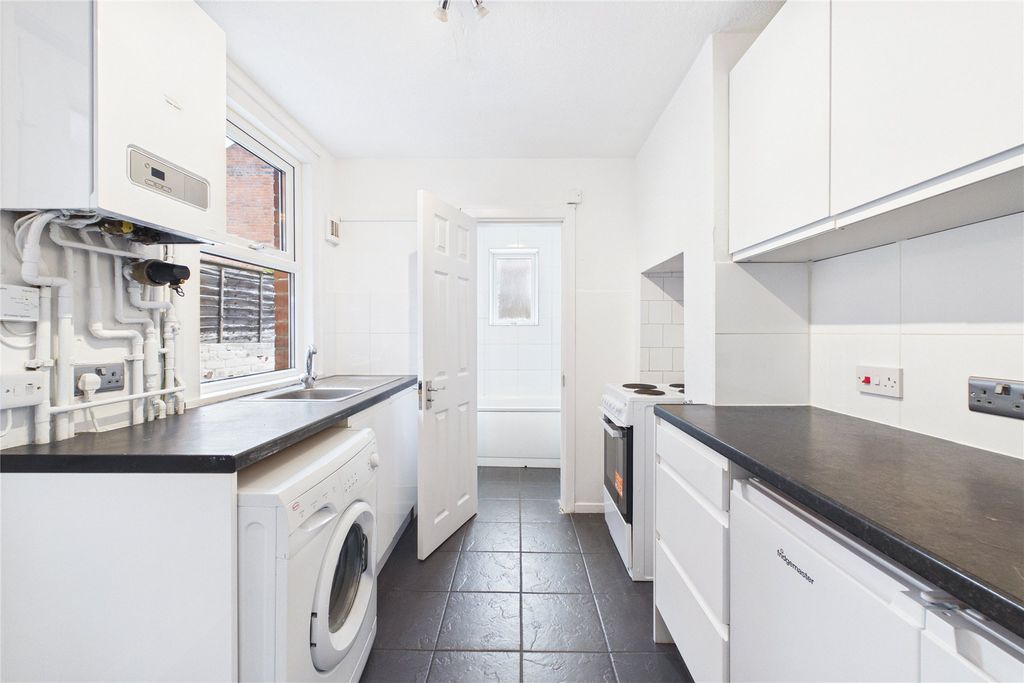 Property photo 2 of 9 Picture No. 33