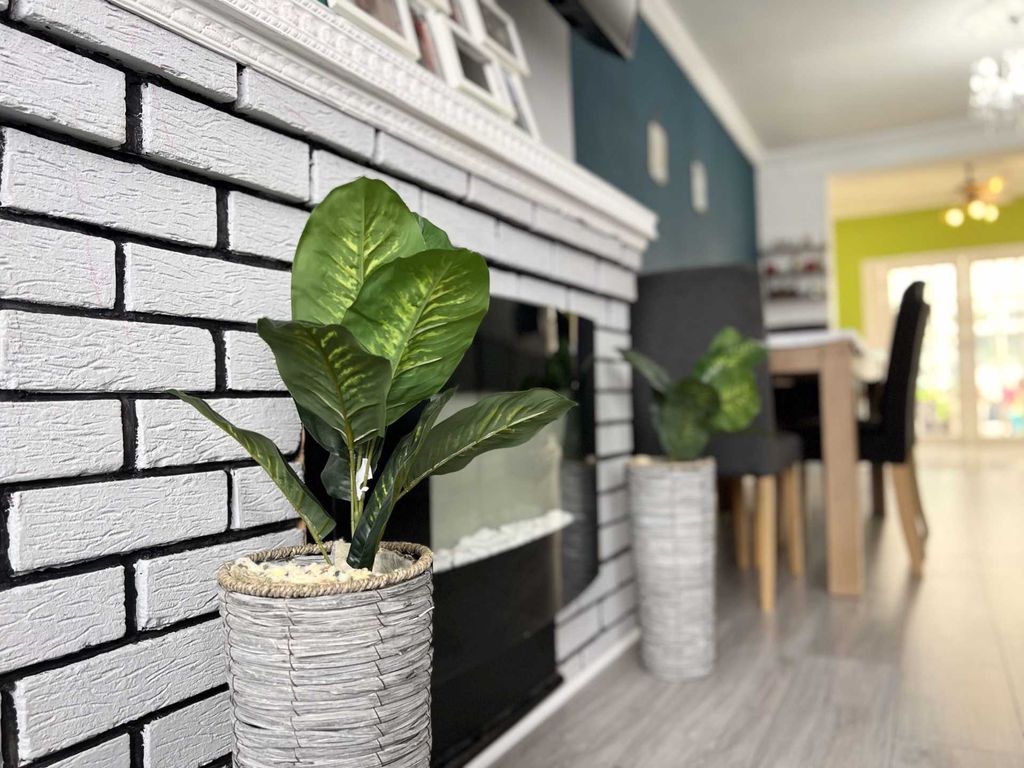 Property photo 3 of 25