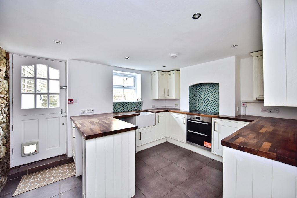 Property photo 3 of 20 Pbox-Img.Jpg