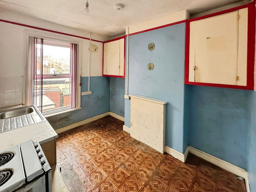Property photo 3 of 6