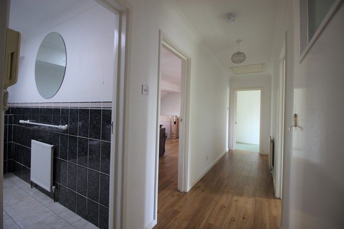 Property photo 2 of 15 Entrance Hall