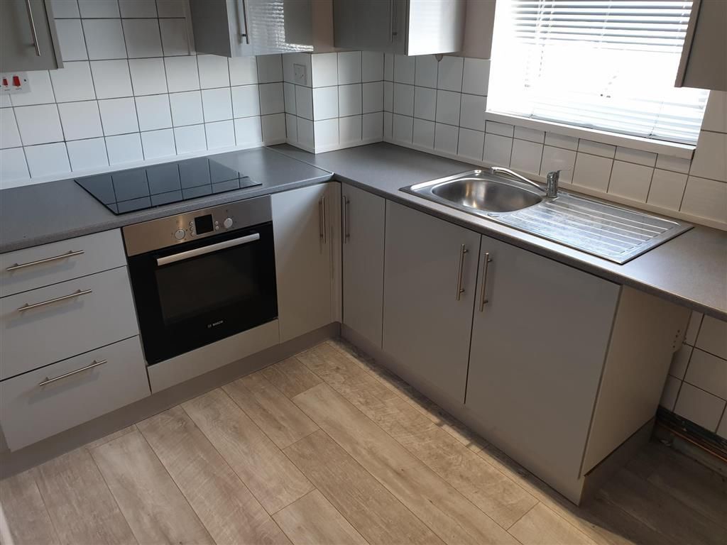 Property photo 2 of 6 Kitchen