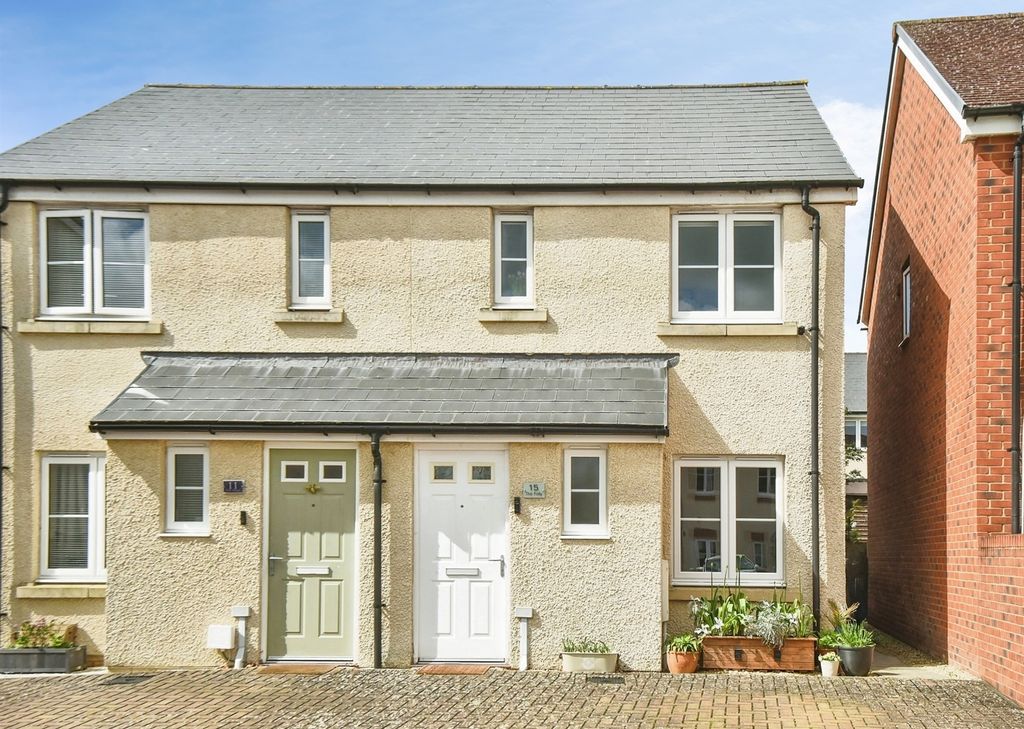 Property photo 1 of 18