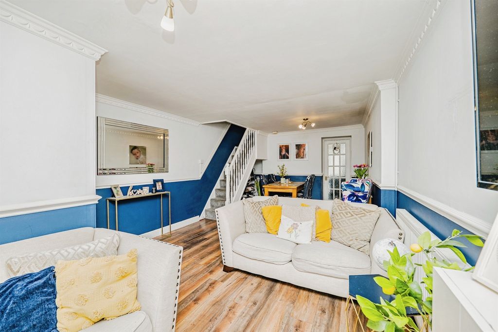 Property photo 2 of 22