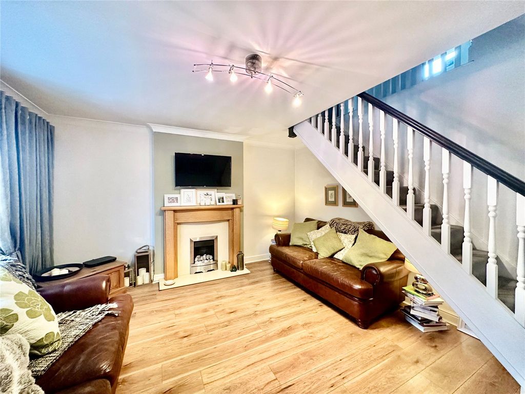 Property photo 2 of 20 Lounge