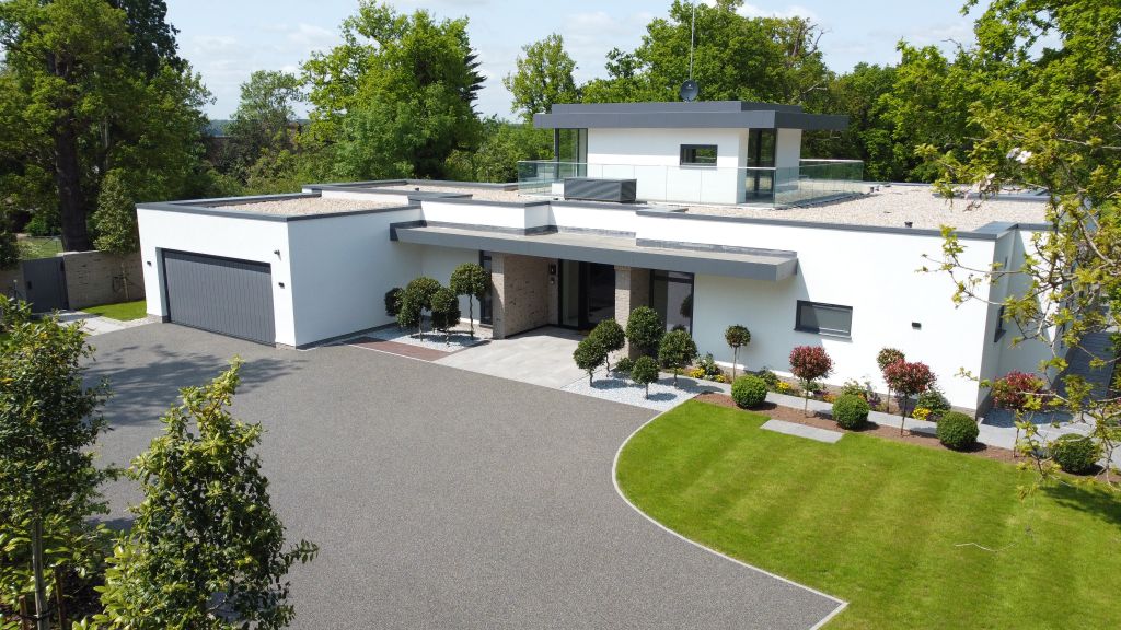 Property photo 2 of 35