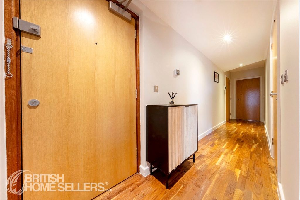 Property photo 2 of 22 Picture No. 12