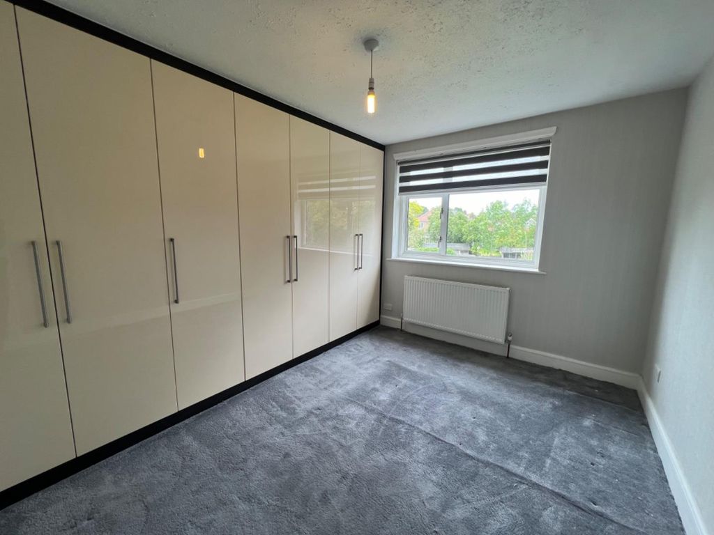 Property photo 3 of 10 Tempimagedw6Zi7.Jpg