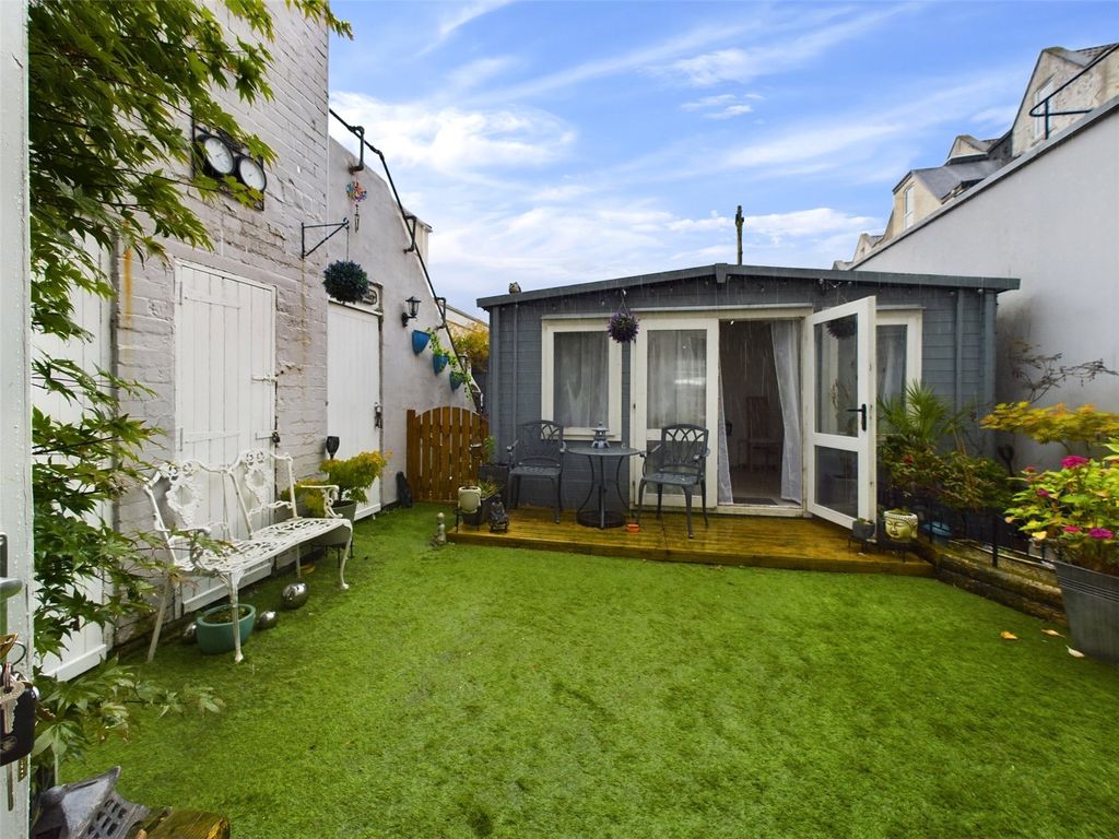 Property photo 2 of 26 Picture No. 82