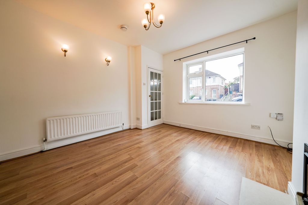 Property photo 3 of 16 Dsc09106