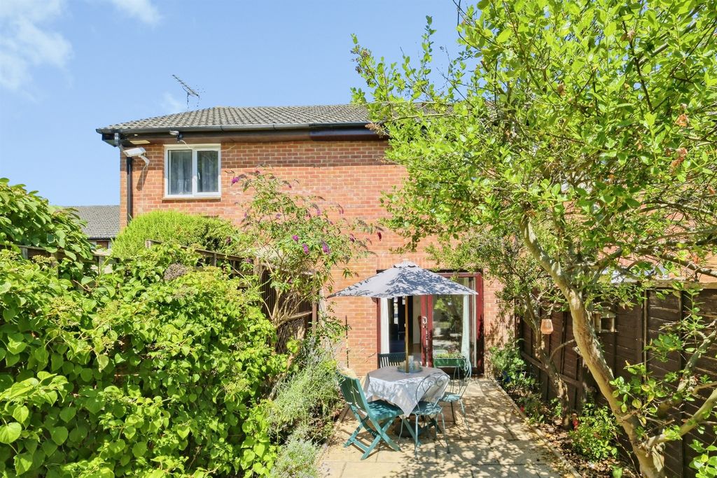 Property photo 2 of 12