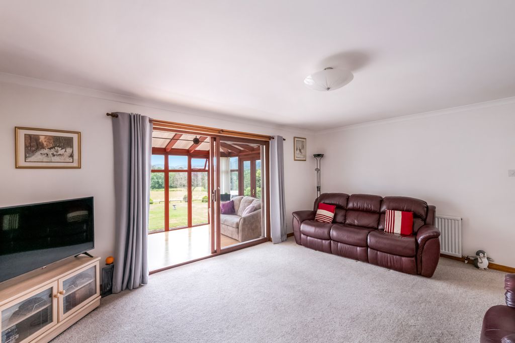 Property photo 2 of 32