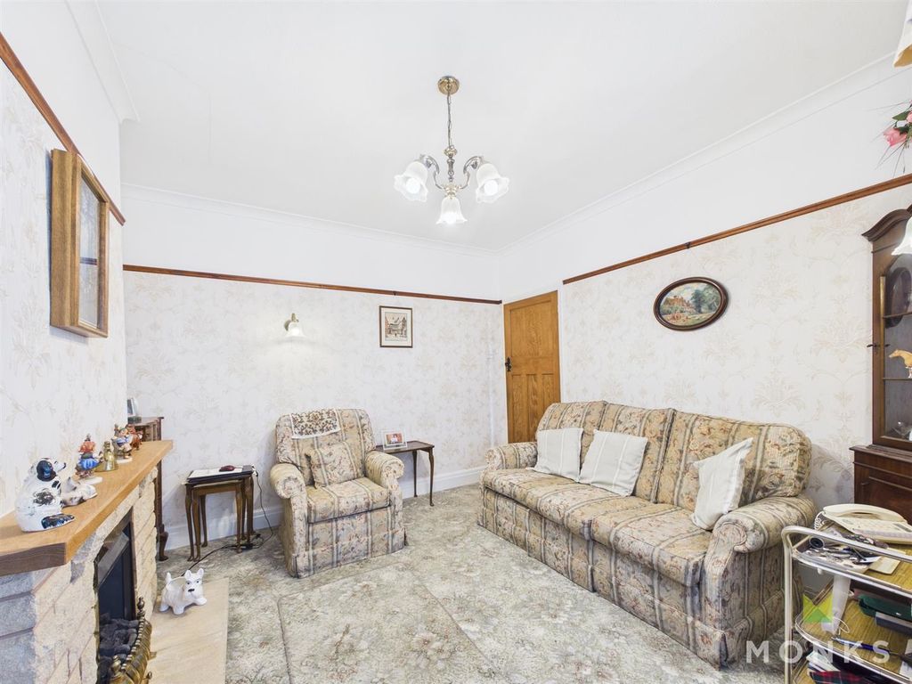 Property photo 3 of 17 Cam01348G0-Pr0763-Still006.Jpg