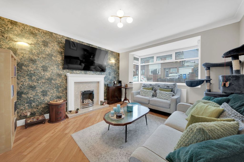 Property photo 3 of 23