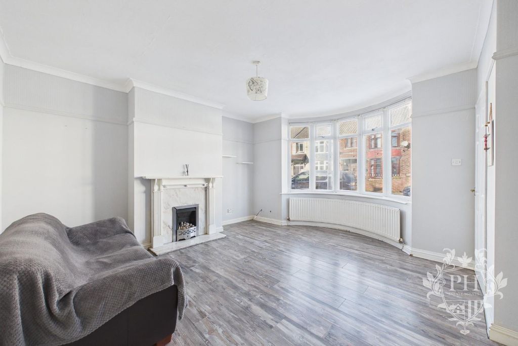 Property photo 2 of 9 Cam02002G0-Pr0279-Still005.Jpg