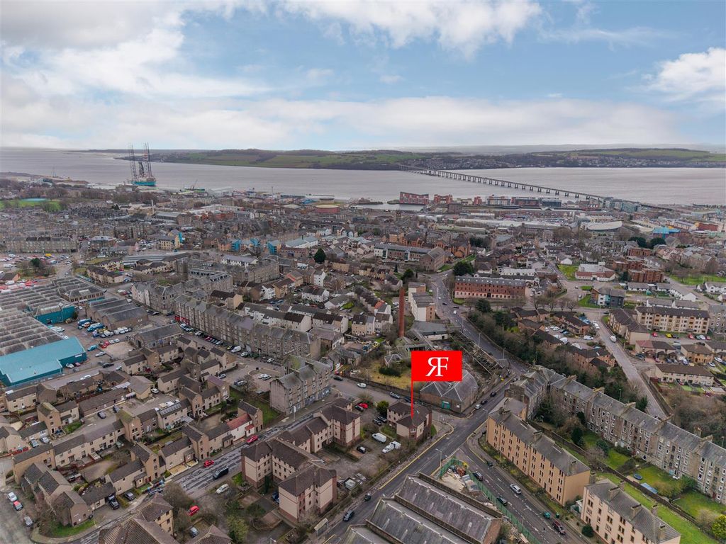 Property photo 1 of 10 68 Dundonald Court Dundee-1.Jpg