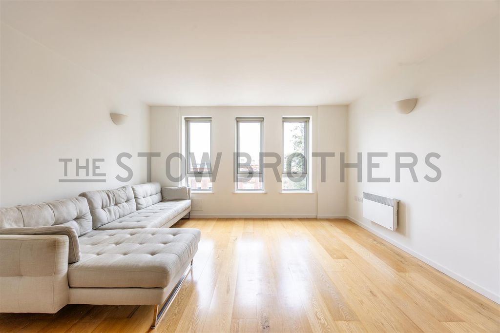 Property photo 3 of 19
