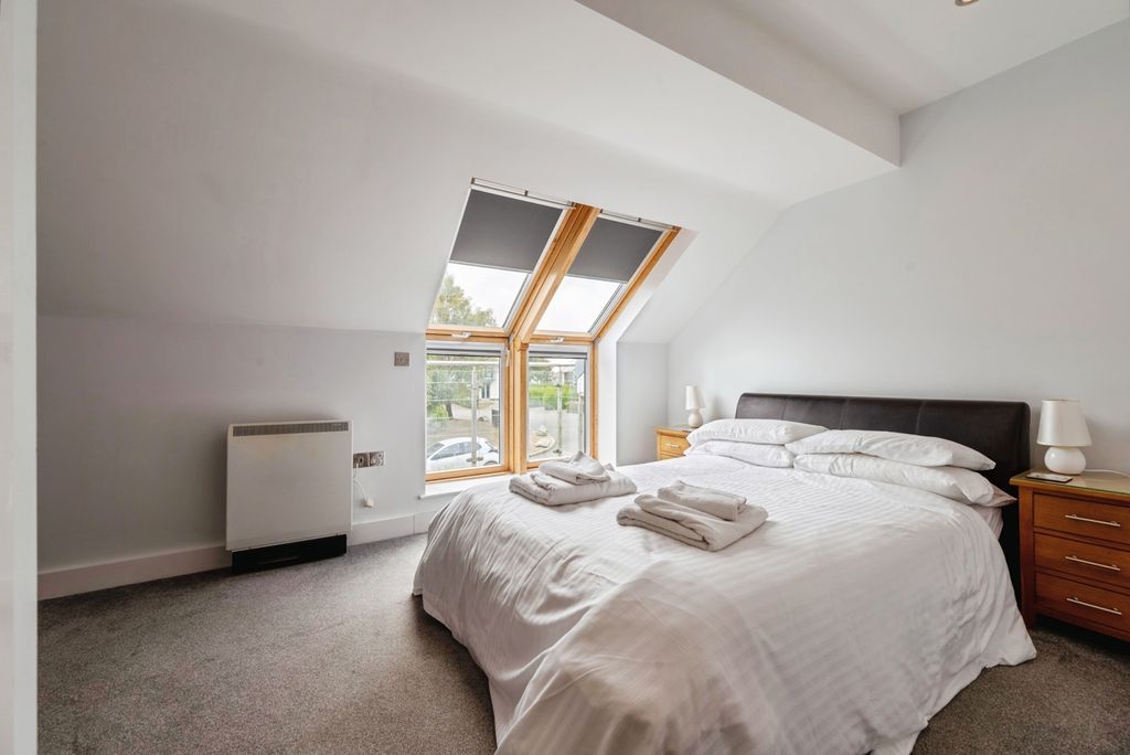Property photo 3 of 16 Pbox-Img.Jpg