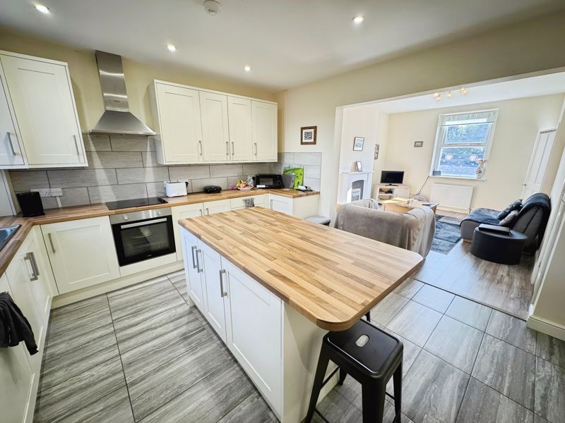 Property photo 2 of 12 Photo 9