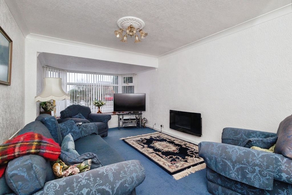 Property photo 3 of 17 Pbox-Img.Jpg