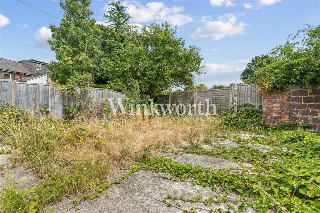 Property photo 3 of 19 Picture No. 06