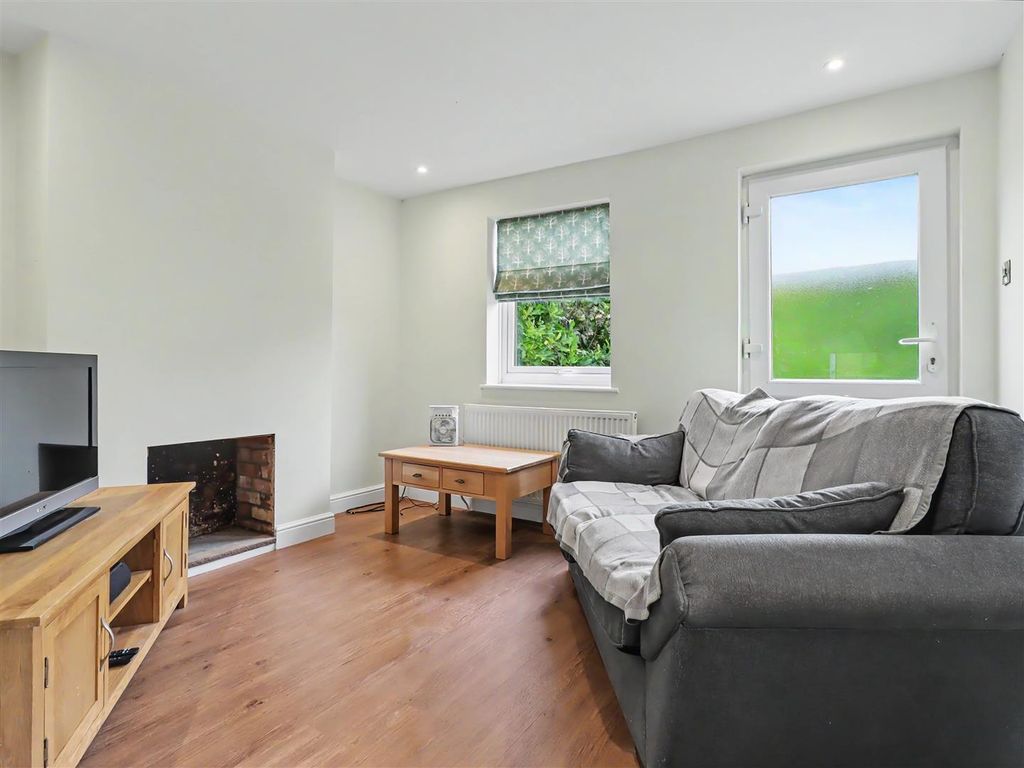 Property photo 2 of 20 Sitting Room