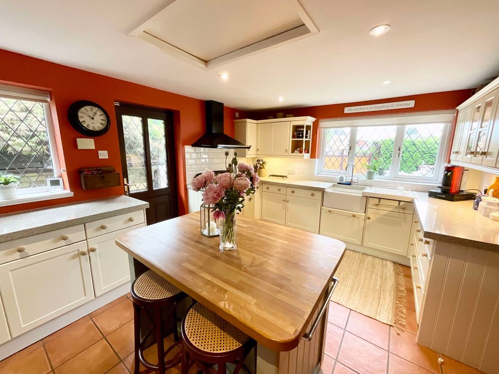 Property photo 3 of 33 Photo 15