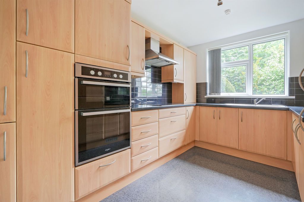 Property photo 2 of 14 Kitchen