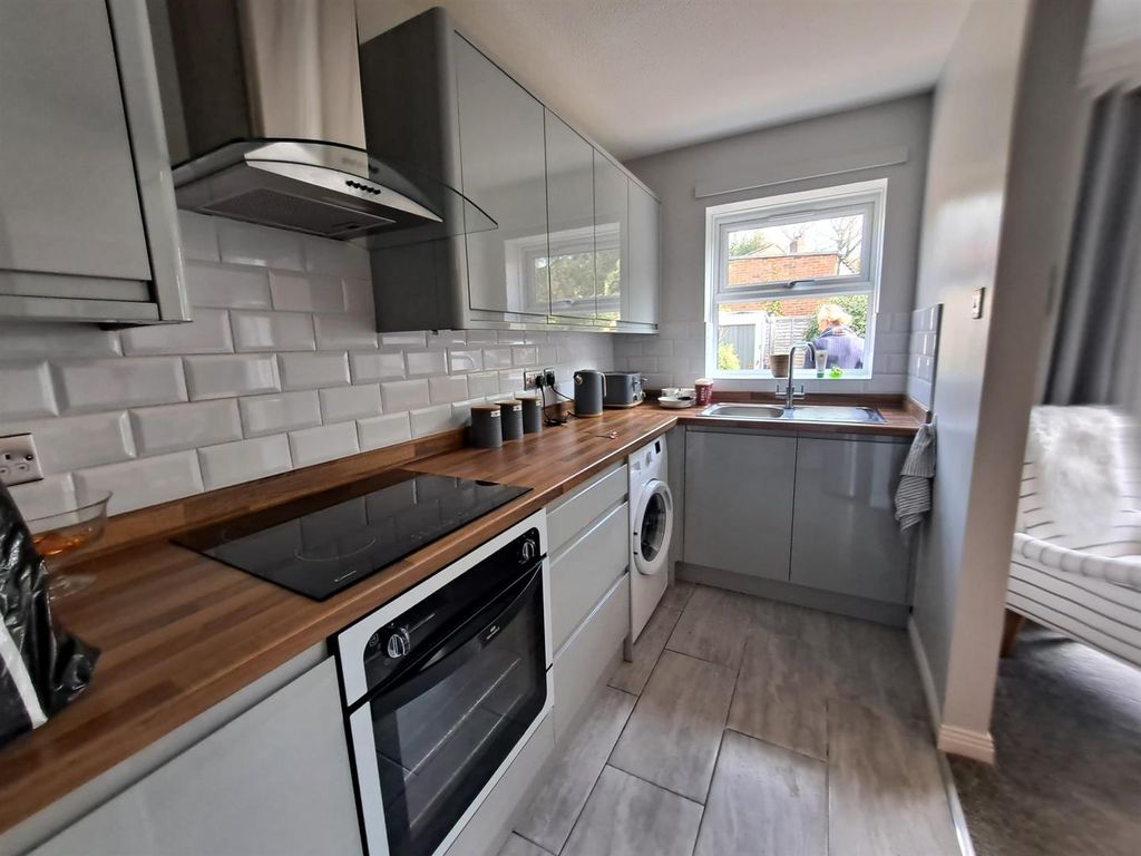 Property photo 2 of 8