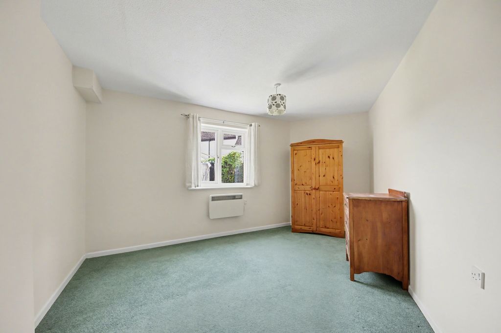 Property photo 3 of 8