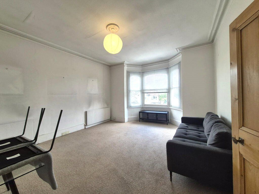 Property photo 2 of 12 Picture No. 32