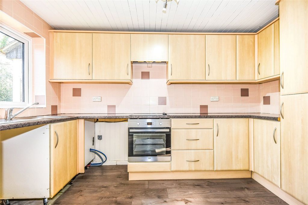 Property photo 3 of 8 Picture No. 04