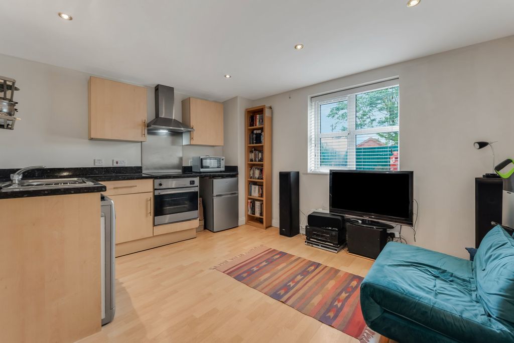 Property photo 1 of 6