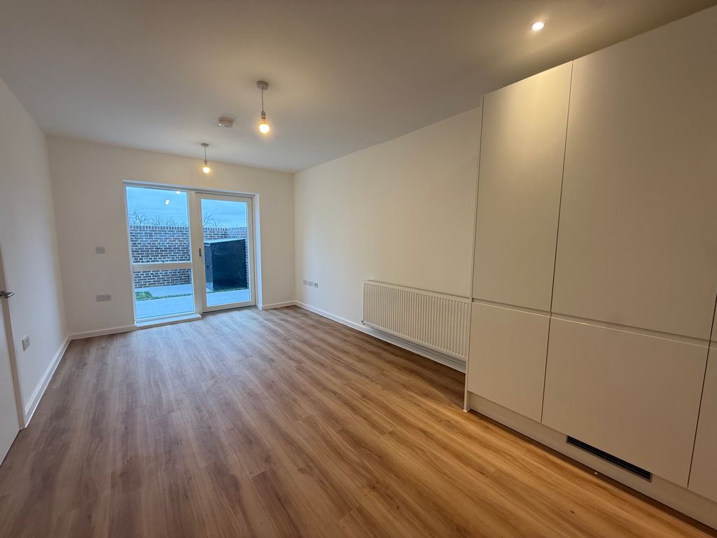 Property photo 3 of 10 Image