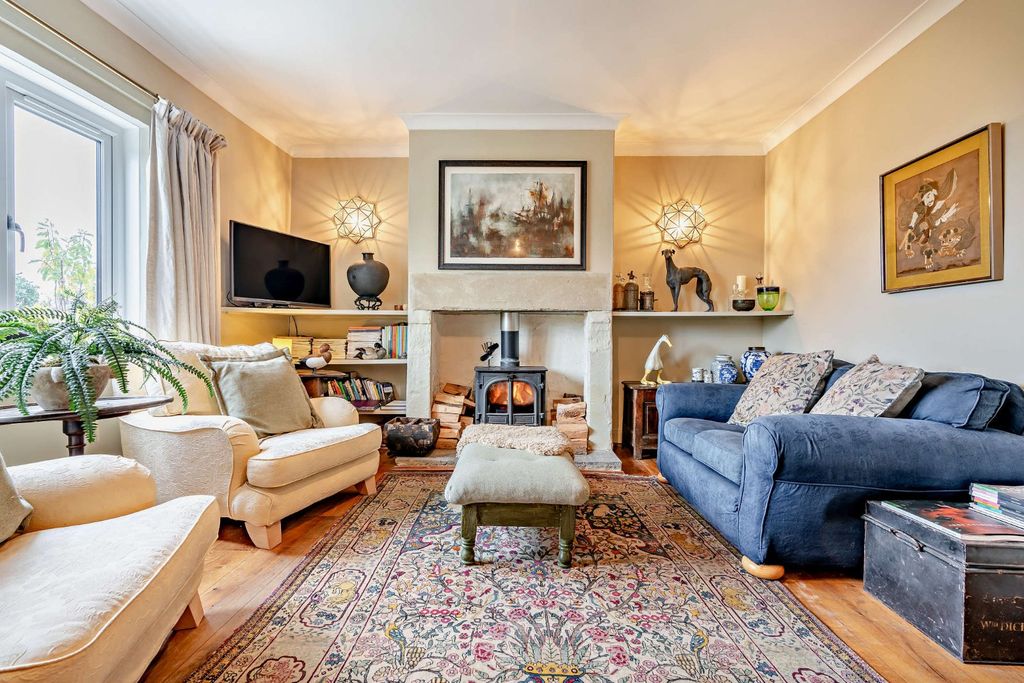 Property photo 3 of 24 Drawing Room