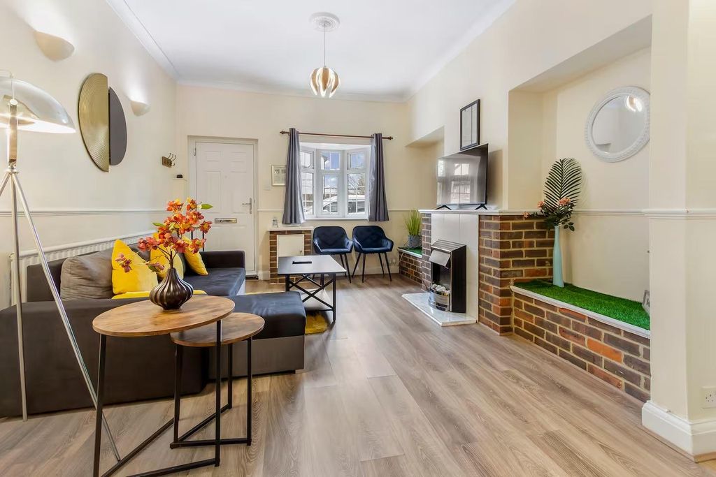 Property photo 2 of 10 Photo 10